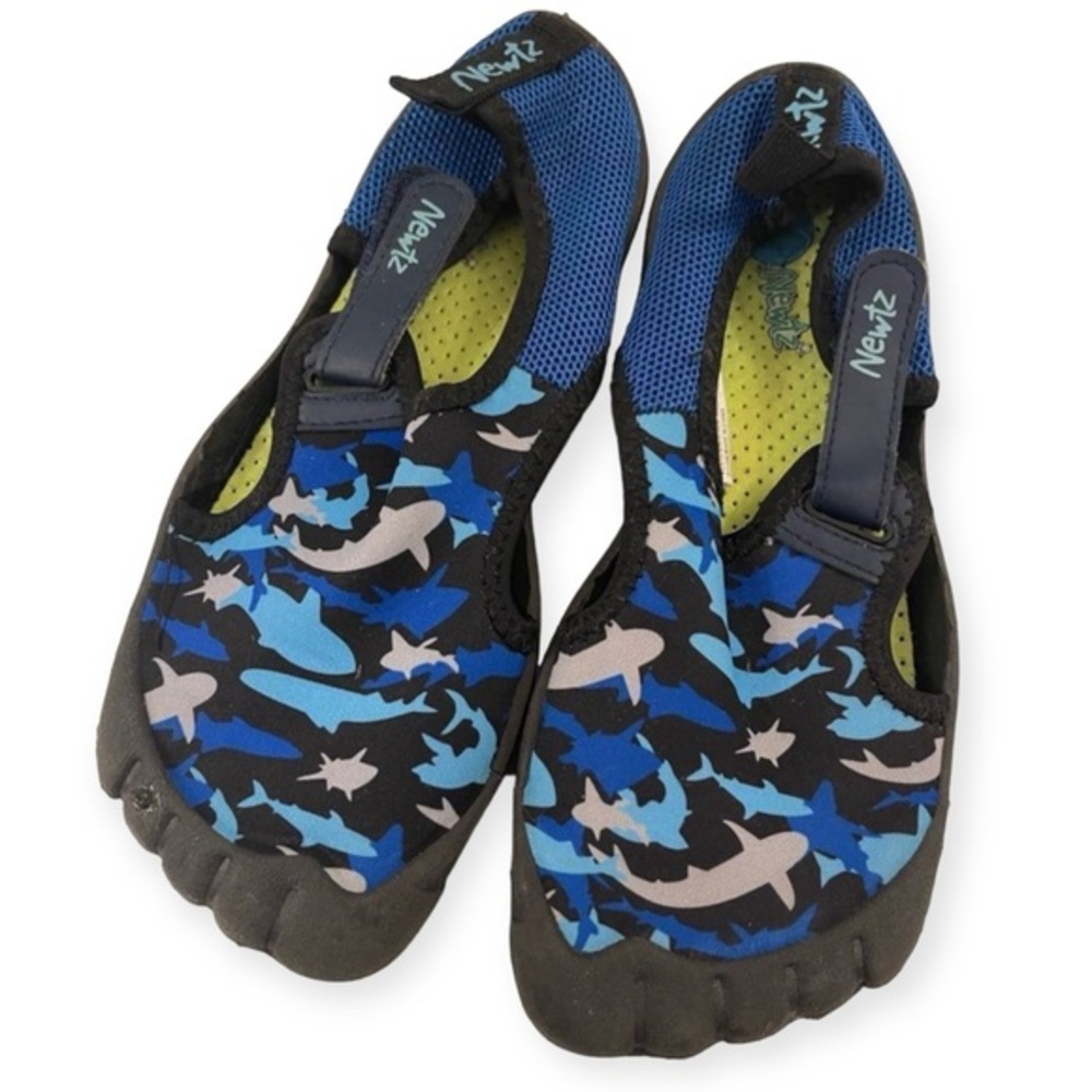 Newtz Boys Water Shoes Size 2-3‎